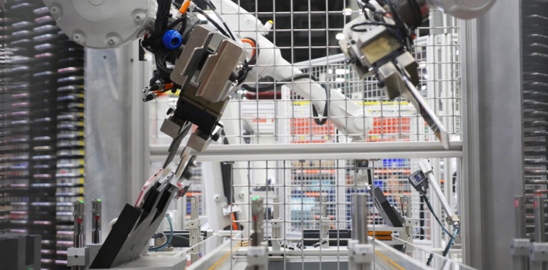 Autonomous Robot in GXO Warehouse